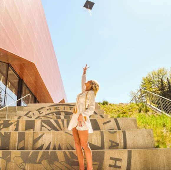 Meet your Posher, Claire - Picture 1 of 1